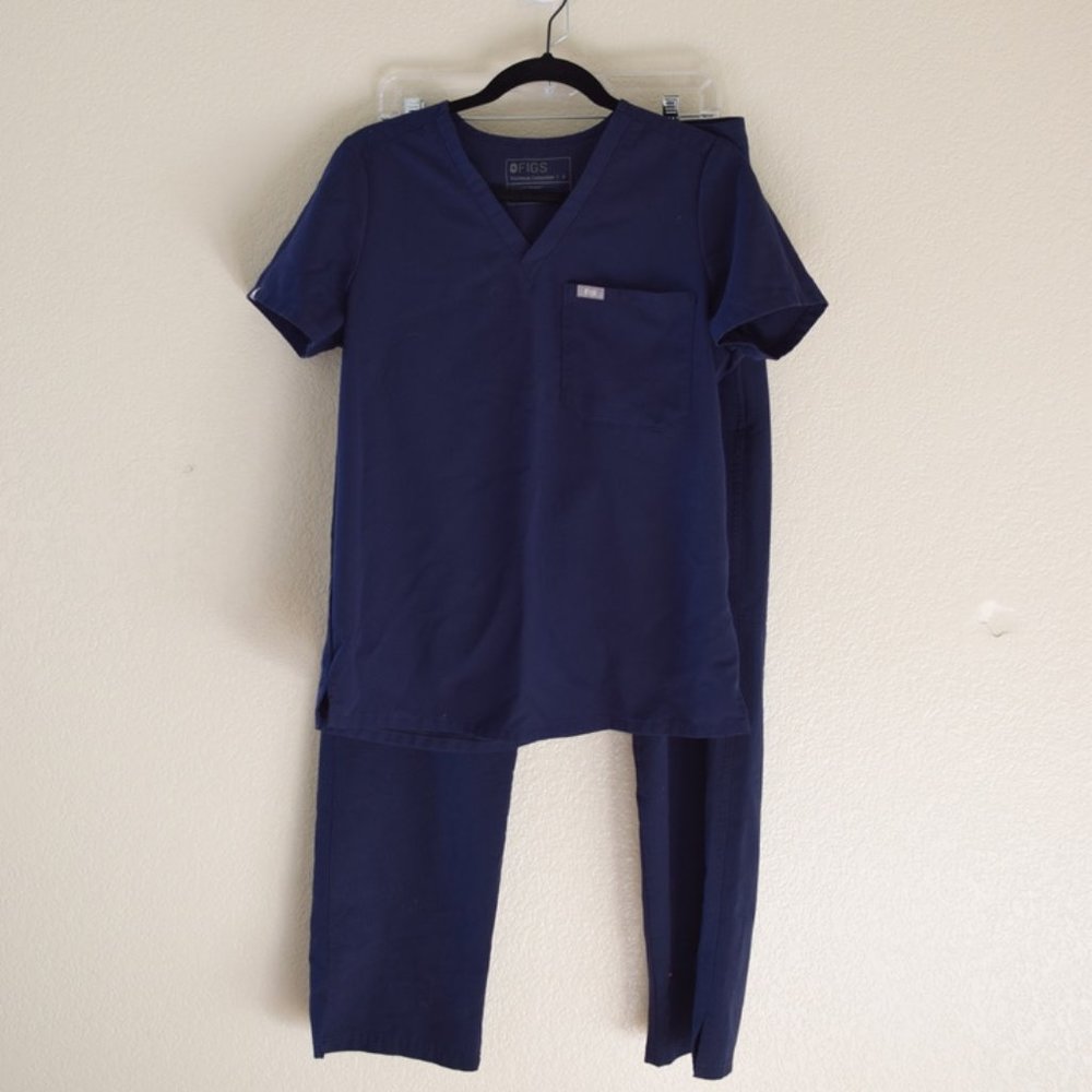 Figs navy scrub set